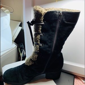 Black track natural gum faux fur lined by PEMARA